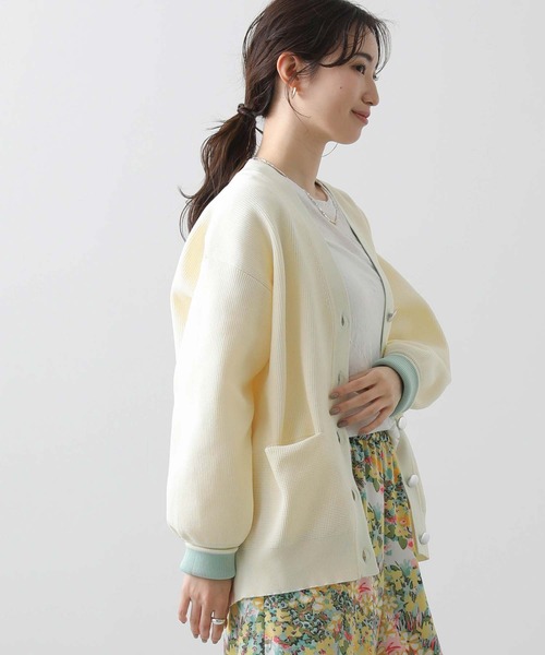 Gready Brilliant（グレディブリリアン）の「スポンジ片畦Ｖネックカーディガン（カーディガン/ボレロ・レディース・ベージュ/アイボリー・FREE）」の8枚目の写真