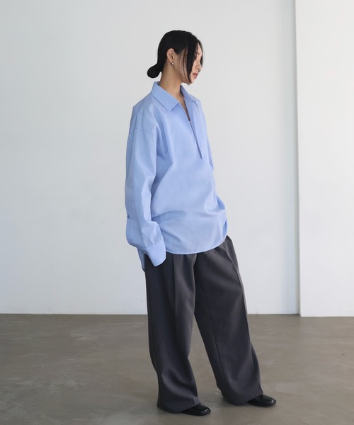 hellam(へラム)の「キーネックオーバーサイズシャツ(シャツ/ブラウス・レディース・オフホワイト/チャコール/ブルー・FREE)」の10枚目の写真