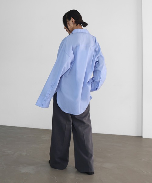 hellam(へラム)の「キーネックオーバーサイズシャツ(シャツ/ブラウス・レディース・オフホワイト/チャコール/ブルー・FREE)」の11枚目の写真
