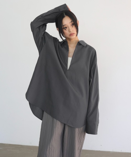 hellam(へラム)の「キーネックオーバーサイズシャツ(シャツ/ブラウス・レディース・オフホワイト/チャコール/ブルー・FREE)」の18枚目の写真