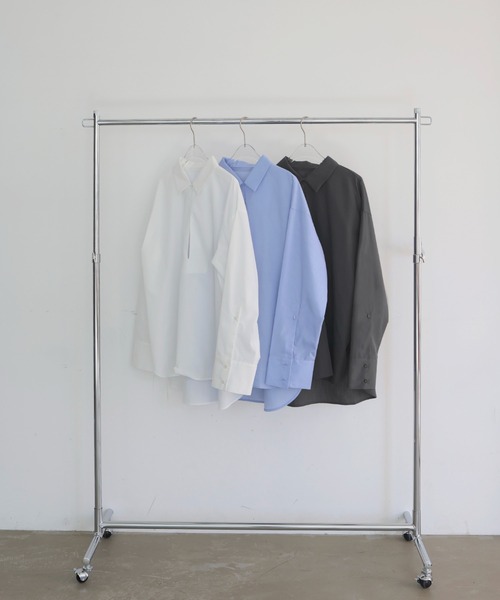 hellam(へラム)の「キーネックオーバーサイズシャツ(シャツ/ブラウス・レディース・オフホワイト/チャコール/ブルー・FREE)」の6枚目の写真
