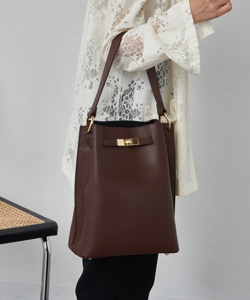 セール】【AULENTTI】2way金具ベルト レザーワンハンドルトートバッグ