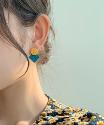 北欧風カラーピアス