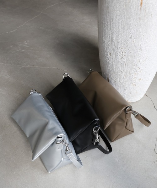 select MOCA（セレクトモカ）の「パフフラップワンハンドルバッグ（ショルダーバッグ・レディース・ブラック/ブラウン/シルバー・FREE）」の19枚目の写真