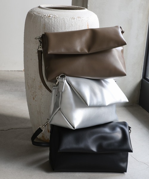 select MOCA（セレクトモカ）の「パフフラップワンハンドルバッグ（ショルダーバッグ・レディース・ブラック/ブラウン/シルバー・FREE）」の13枚目の写真