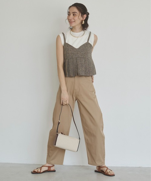 ANGIE(アンジー)の「カーブ チノ パンツ(チノパンツ・レディース・ベージュ・MEDIUM/SMALL/LARGE)」の2枚目の写真