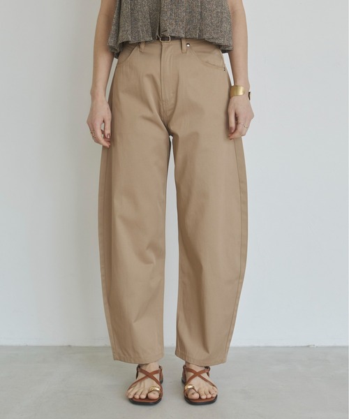 ANGIE(アンジー)の「カーブ チノ パンツ(チノパンツ・レディース・ベージュ・MEDIUM/SMALL/LARGE)」の8枚目の写真