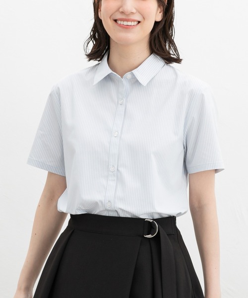 Honeys（ハニーズ）の「【らくらくアイロン】らくらく伸縮半袖シャツ（ビジネスシャツ・レディース・ホワイト×ブルー/ホワイト×グレー/ホワイト×パープル/サックスブルー系/ホワイト/ネイビー・3L/L/LL/M/S）」の6枚目の写真