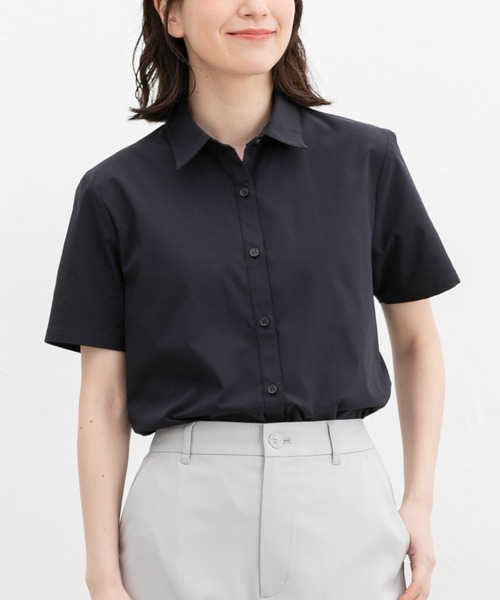 Honeys（ハニーズ）の「【らくらくアイロン】らくらく伸縮半袖シャツ（ビジネスシャツ・レディース・ホワイト×ブルー/ホワイト×グレー/ホワイト×パープル/サックスブルー系/ホワイト/ネイビー・3L/L/LL/M/S）」の5枚目の写真