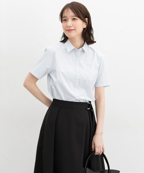 Honeys（ハニーズ）の「【らくらくアイロン】らくらく伸縮半袖シャツ（ビジネスシャツ・レディース・ホワイト×ブルー/ホワイト×グレー/ホワイト×パープル/サックスブルー系/ホワイト/ネイビー・3L/L/LL/M/S）」の8枚目の写真