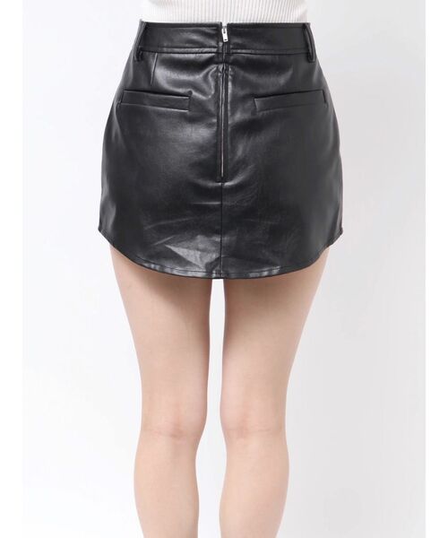 GYDA(ジェイダ)の「フェイクレザースカートライクショートパンツ(スカート・レディース・ブラック・MEDIUM/SMALL/X-SMALL)」の13枚目の写真