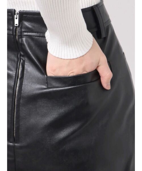 GYDA(ジェイダ)の「フェイクレザースカートライクショートパンツ(スカート・レディース・ブラック・MEDIUM/SMALL/X-SMALL)」の15枚目の写真