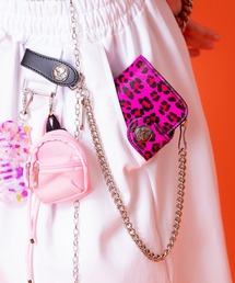 an meets zakka（アンミツザッカ）の「an meets zakka アニマルプリントハラコカウレザーウォレットチェーン付き二つ折り財布（財布）」