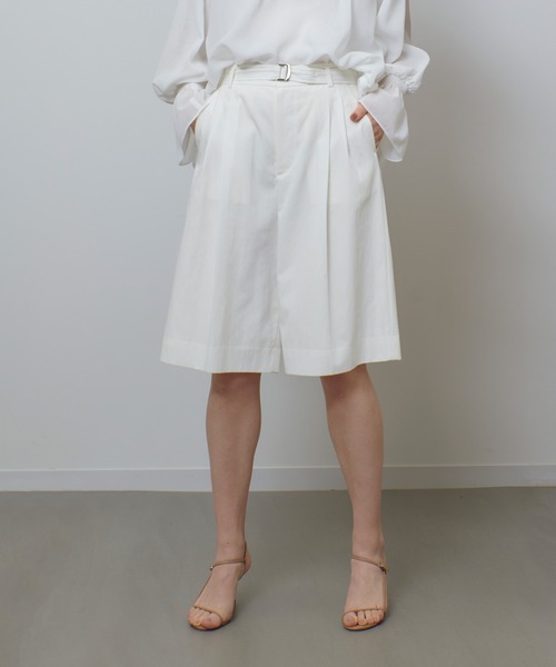 allureville(アルアバイル)の「ナイロンドライツイルハーフパンツ(その他パンツ・レディース・ホワイト/ブラック・2/1)」の1枚目の写真