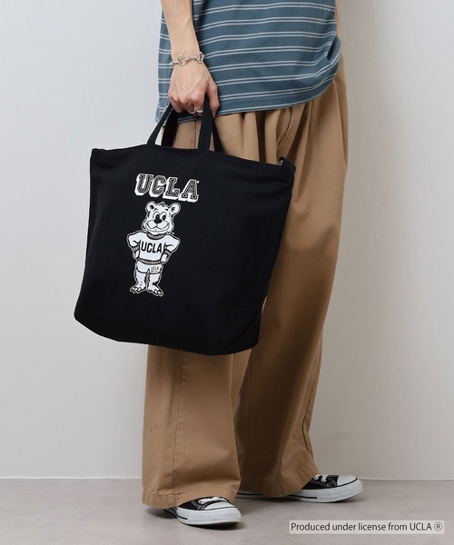 UCLA(ユーシーエルエー)の「UCLA 2WAY SHOUDER TOTE BAG カレッジ スマホポケット(ショルダーバッグ・メンズ・ナチュラル/ブラック・FREE)」の2枚目の写真