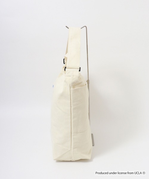 UCLA(ユーシーエルエー)の「UCLA 2WAY SHOUDER TOTE BAG カレッジ スマホポケット(ショルダーバッグ・メンズ・ナチュラル/ブラック・FREE)」の21枚目の写真
