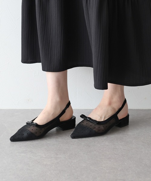 BLUEEAST（ブルーイースト）の「シアードットリボンパンプス（パンプス・レディース・ブラック/ベージュ・MEDIUM/LARGE）」の4枚目の写真