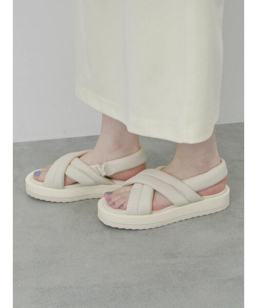 Samansa Mos2 blue(サマンサモスモスブルー)の「パテッドクロスサンダル(ドレスシューズ・レディース・ブラック/オフホワイト・L/M)」の4枚目の写真