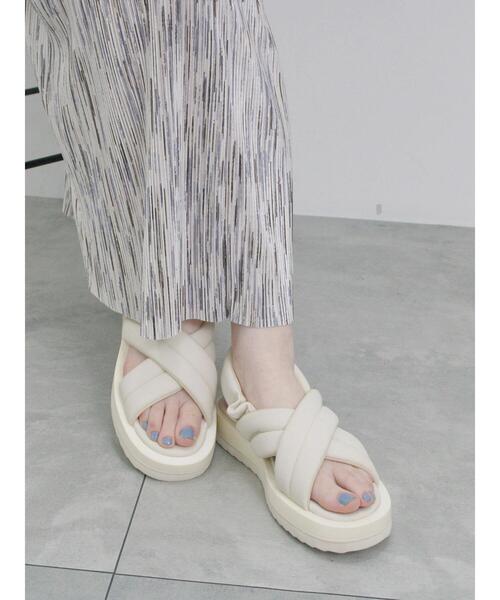 Samansa Mos2 blue(サマンサモスモスブルー)の「パテッドクロスサンダル(ドレスシューズ・レディース・ブラック/オフホワイト・L/M)」の8枚目の写真