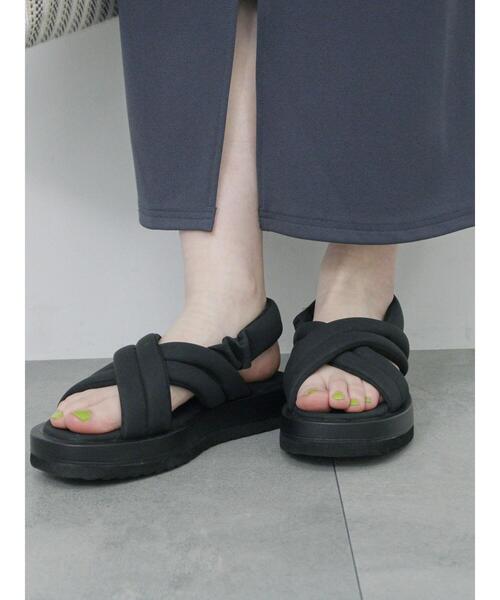 Samansa Mos2 blue(サマンサモスモスブルー)の「パテッドクロスサンダル(ドレスシューズ・レディース・ブラック/オフホワイト・L/M)」の21枚目の写真