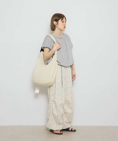 KBF（ケイビーエフ）の「パファーナイロンBAG（ショルダーバッグ・レディース・ブラック/アイボリー・ONE）」の5枚目の写真