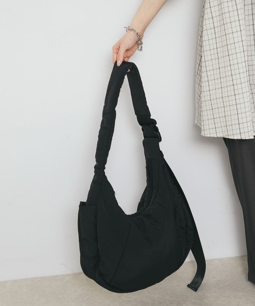 KBF（ケイビーエフ）の「パファーナイロンBAG（ショルダーバッグ・レディース・ブラック/アイボリー・ONE）」の10枚目の写真