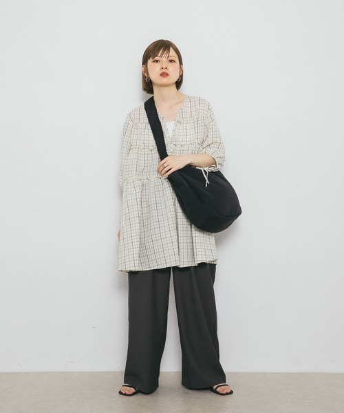 KBF（ケイビーエフ）の「パファーナイロンBAG（ショルダーバッグ・レディース・ブラック/アイボリー・ONE）」の12枚目の写真