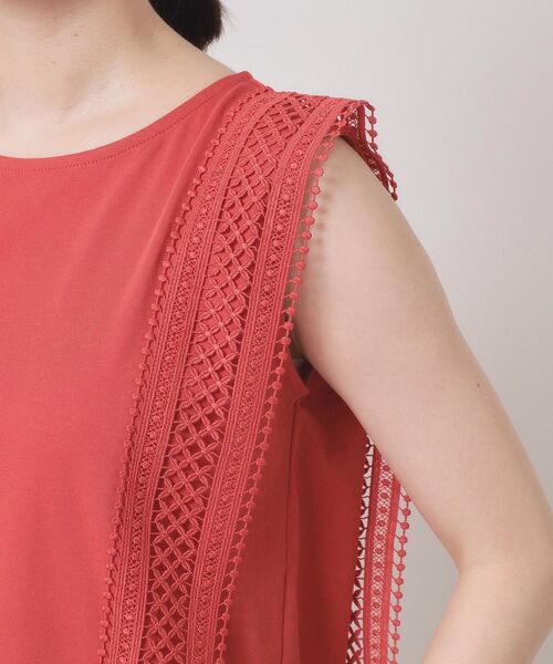 ITS'DEMO（イッツデモ）の「【洗濯機OK】ショルダーレースプルオーバー（Tシャツ/カットソー・レディース・ブラック/オフホワイト/ブルーグリーン/レッド系・00）」の5枚目の写真