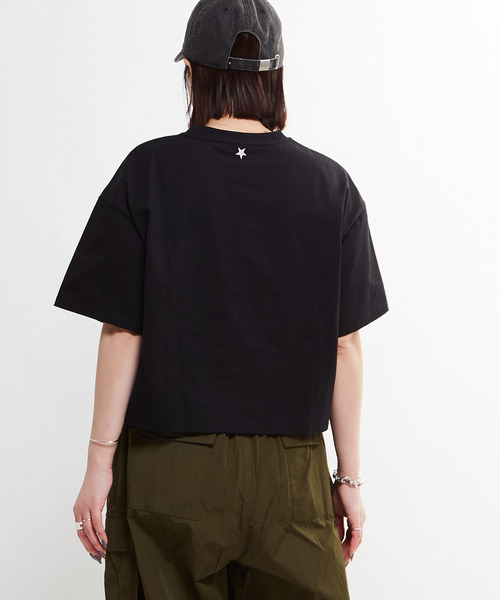 CONVERSE TOKYO(コンバーストウキョウ)の「COLLAR LOGO TEE(Tシャツ/カットソー・レディース・ホワイト/ブルー/ブラック・FREE)」の9枚目の写真