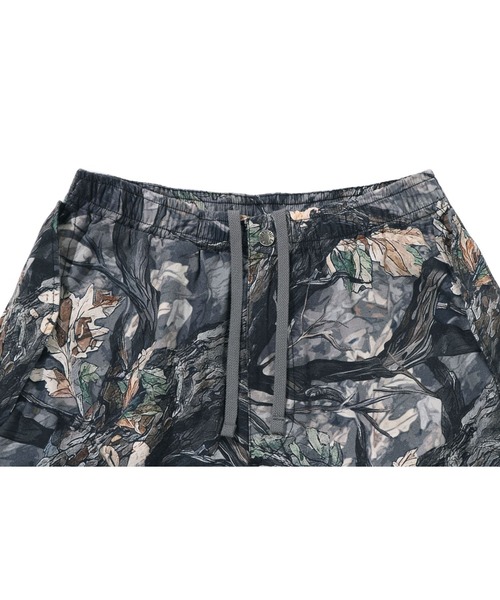 A BATHING APE（アベイシングエイプ）の「TREE EDGE CAMO CARGO SHORTS（カーゴパンツ・メンズ・ブラウン/ホワイト・X-LARGE/XX-LARGE/MEDIUM/LARGE/SMALL）」の8枚目の写真