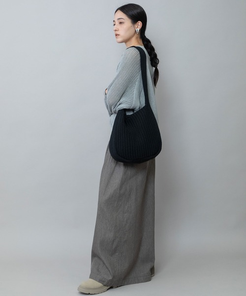 Munich(ミューニック)の「畦編みニットショルダーバッグ(ショルダーバッグ・レディース・ブラック/キャメル/アイボリー・FREE)」の11枚目の写真