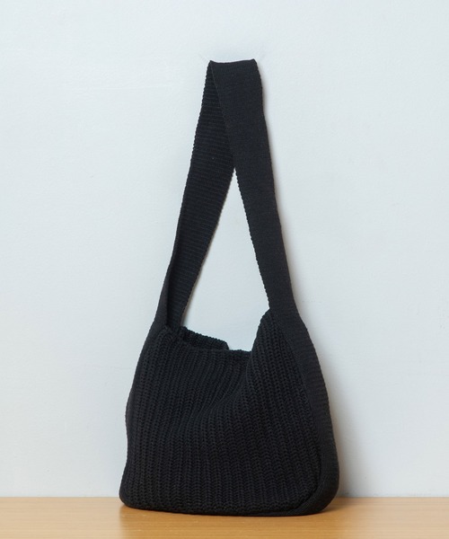 Munich(ミューニック)の「畦編みニットショルダーバッグ(ショルダーバッグ・レディース・ブラック/キャメル/アイボリー・FREE)」の10枚目の写真