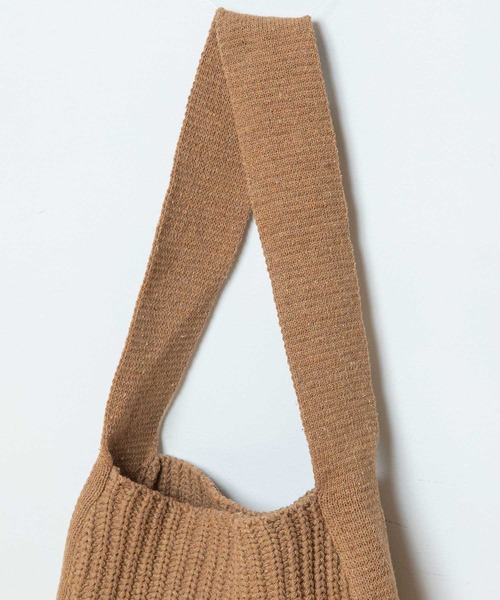 Munich(ミューニック)の「畦編みニットショルダーバッグ(ショルダーバッグ・レディース・ブラック/キャメル/アイボリー・FREE)」の7枚目の写真
