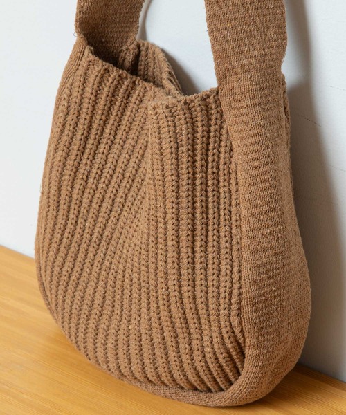 Munich(ミューニック)の「畦編みニットショルダーバッグ(ショルダーバッグ・レディース・ブラック/キャメル/アイボリー・FREE)」の8枚目の写真