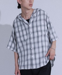 フード」に該当するシャツ/ブラウス（ホワイト/白色系