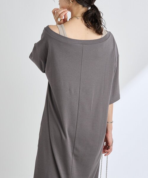 RIVE DROITE（リヴドロワ）の「【新色追加！】【MONN.:.(モン)】オープンネックワンピース（ワンピース・レディース・ブラック/チャコールグレー/ネイビー・36/38）」の4枚目の写真