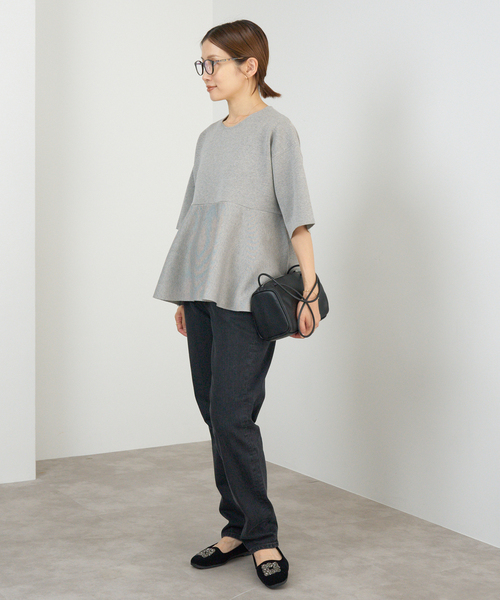 IENA（イエナ）の「Debussyペプラムプルオーバー（ニット/セーター・レディース・グレー/アイボリー・FREE）」の4枚目の写真