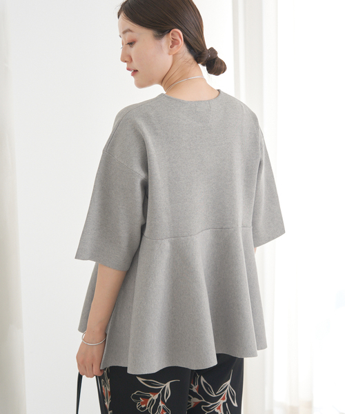 IENA（イエナ）の「Debussyペプラムプルオーバー（ニット/セーター・レディース・グレー/アイボリー・FREE）」の8枚目の写真