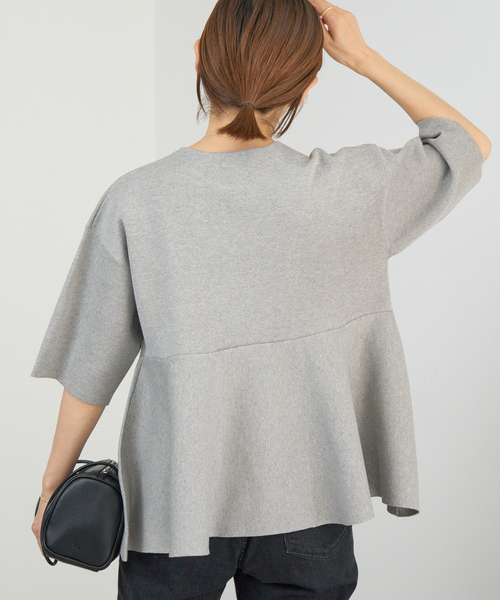 IENA（イエナ）の「Debussyペプラムプルオーバー（ニット/セーター・レディース・グレー/アイボリー・FREE）」の16枚目の写真