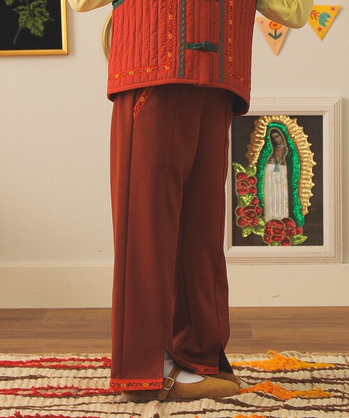 こども ビームス（コドモビームス）の「チロリアン カット パンツ 2025FW（90～140cm）（その他パンツ・キッズ・ブラック/オレンジ系その他6・90/100/110/120/130/140）」の2枚目の写真