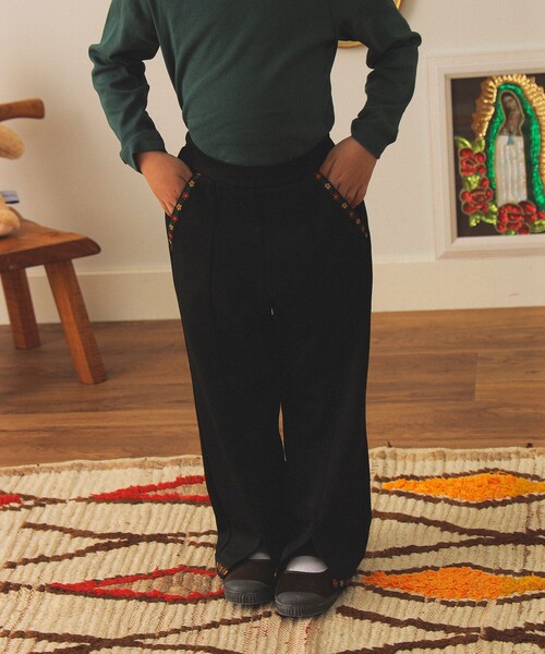 こども ビームス（コドモビームス）の「チロリアン カット パンツ 2025FW（90～140cm）（その他パンツ・キッズ・ブラック/オレンジ系その他6・90/100/110/120/130/140）」の3枚目の写真