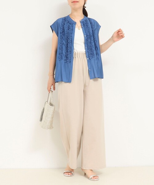 MICO COULIER（ミコクリエ）の「シルキーローンフリルブラウス（シャツ/ブラウス・レディース・ブルー/チャコールグレー/ブラウン・38）」の6枚目の写真