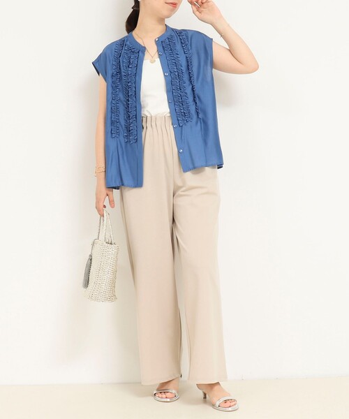 MICO COULIER（ミコクリエ）の「シルキーローンフリルブラウス（シャツ/ブラウス・レディース・ブルー/チャコールグレー/ブラウン・38）」の7枚目の写真