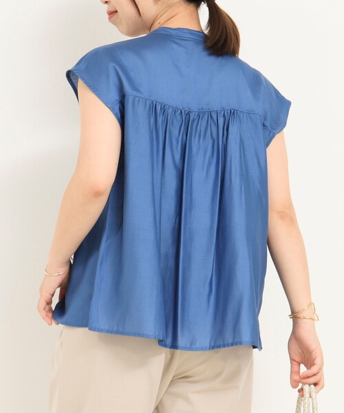 MICO COULIER（ミコクリエ）の「シルキーローンフリルブラウス（シャツ/ブラウス・レディース・ブルー/チャコールグレー/ブラウン・38）」の11枚目の写真