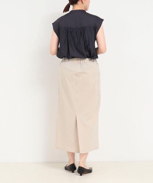 MICO COULIER（ミコクリエ）の「シルキーローンフリルブラウス（シャツ/ブラウス・レディース・ブルー/チャコールグレー/ブラウン・38）」の19枚目の写真