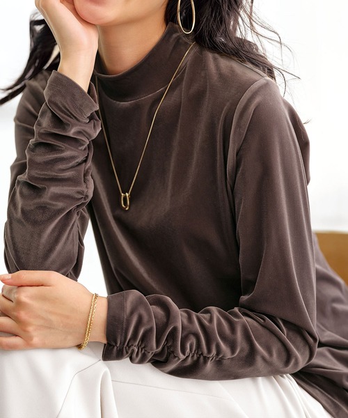 BELLUNA PLUS(ベルーナ)の「シアーベロア袖シャーリングプルオーバー(Tシャツ/カットソー・レディース・ブラック/グレー系その他/ワイン・LARGE/X-LARGE/MEDIUM)」の8枚目の写真