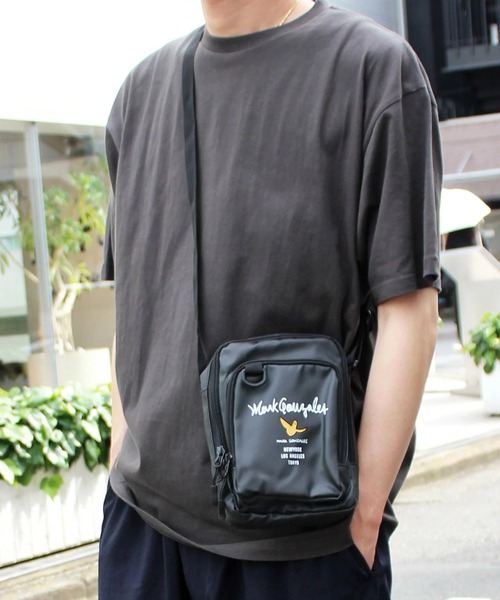 Mark Gonzales(マーク・ゴンザレス)の「【Mark Gonzales】マークゴンザレス タテミニショルダー 3L(ショルダーバッグ・メンズ・ブラック/ホワイト・FREE)」の11枚目の写真