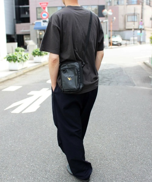 Mark Gonzales(マーク・ゴンザレス)の「【Mark Gonzales】マークゴンザレス タテミニショルダー 3L(ショルダーバッグ・メンズ・ブラック/ホワイト・FREE)」の10枚目の写真