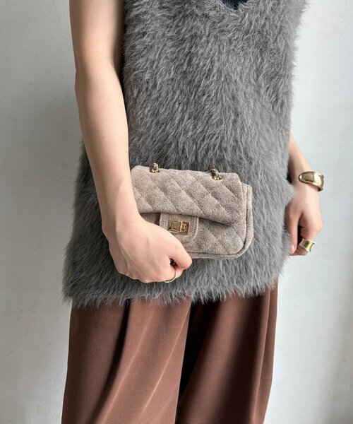 DouDou（ドゥドゥ）の「キルティングスウェードショルダー（ショルダーバッグ・レディース・グレー/キャメル・FREE）」の4枚目の写真