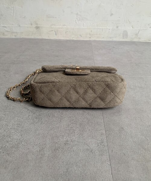 DouDou（ドゥドゥ）の「キルティングスウェードショルダー（ショルダーバッグ・レディース・グレー/キャメル・FREE）」の8枚目の写真